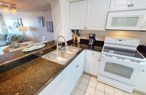 Tybee Island Condo | Stunning Beachfront Condo w/Panoramic Ocean Views