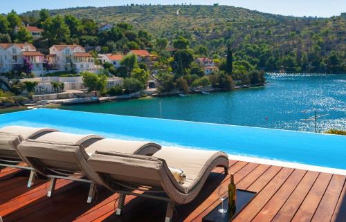 Sutivan Villa | Stunning Brac Villa 5 Bedrooms Villa Infinite Stunning Sea Views & Seafront Location Sutivan