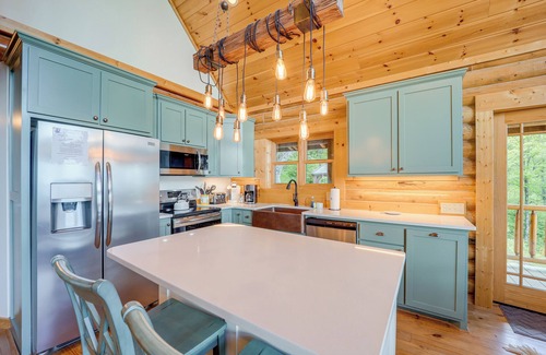 Banner Elk Cabin | Stunning Cabin w/Fire Pit in Banner Elk!