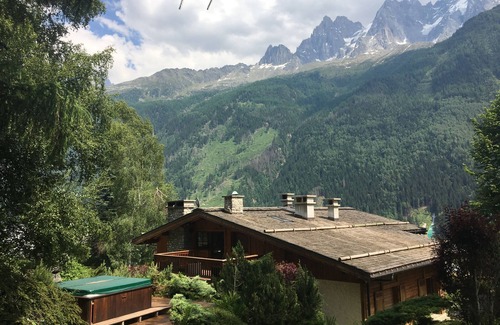 Chamonix City Centre Ski Chalet | Stunning chalet with best views of Mont Blanc, large garden, hot tub, sauna,