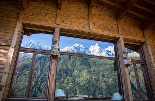 Chamonix City Centre Ski Chalet | Stunning chalet with best views of Mont Blanc, large garden, hot tub, sauna,