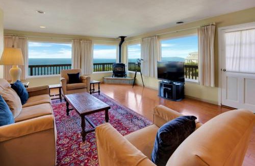 La Selva Beach House | Stunning Coastal Cottage with Views of Monterey Bay