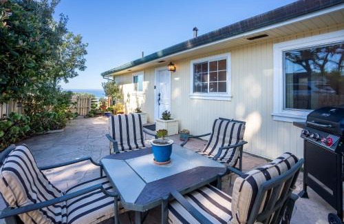 La Selva Beach House | Stunning Coastal Cottage with Views of Monterey Bay