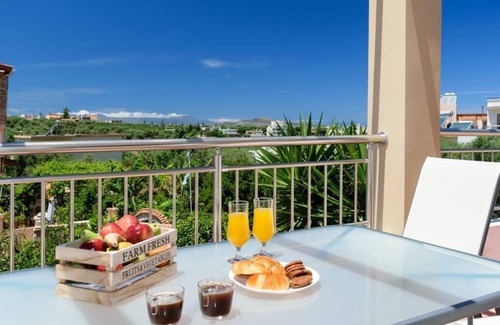 Daratsos House | Stunning Comfortable Family House in Chania