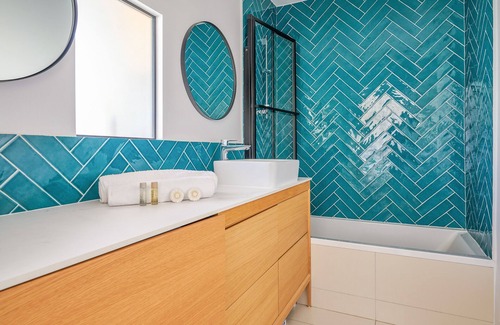 Republique–Point-du-Jour Apartment | Stunning flat with balcony and parking near Paris - Welkeys