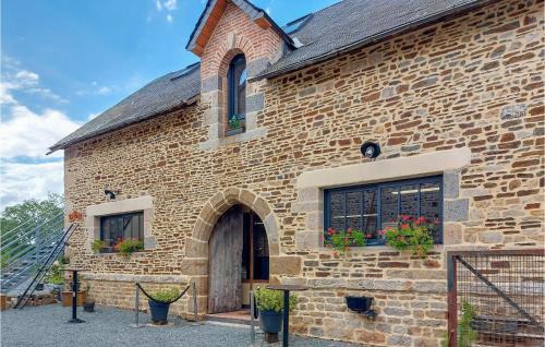 Neuilly-le-Vendin House | Stunning Home In Neuilly Le Vendin