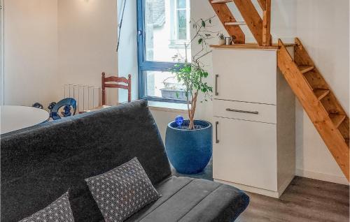 Neuilly-le-Vendin House | Stunning Home In Neuilly Le Vendin