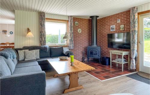 Sandvig House | Stunning Home In Allinge With Wifi