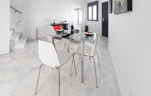 Aznalcazar House | Stunning Home In Aznalcazar With Wifi