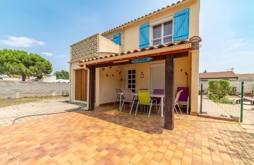 Bassan House | Stunning home in Bassan with WiFi