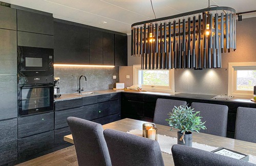 Bjorli House | Stunning home in Bjorli with WiFi