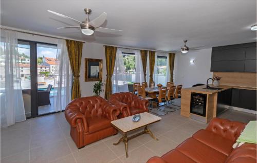 Blace House | Stunning Home In Blace