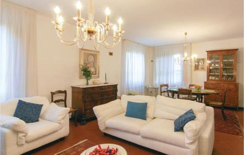 Cascine-La Croce House | Stunning Home In Castelvecchio Di Comp