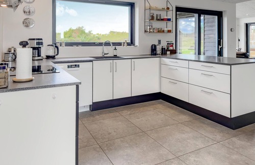 Egsmark Strand House | Stunning home in Ebeltoft with sauna