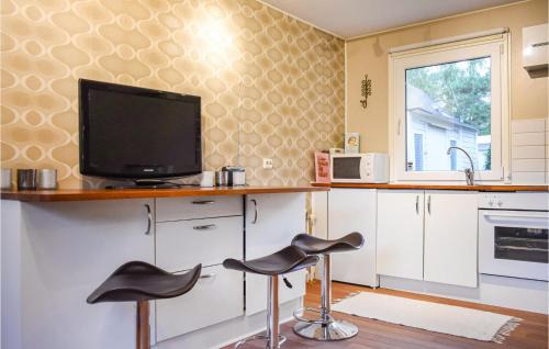 Ljunghusen House | Stunning Home In Höllviken With Wifi