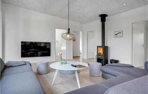 Fynshav House | Stunning Home In Haderslev With Sauna