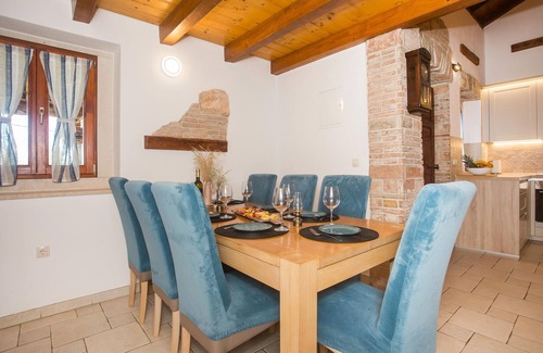 Kastela House | Stunning home in Kastel Luksic
