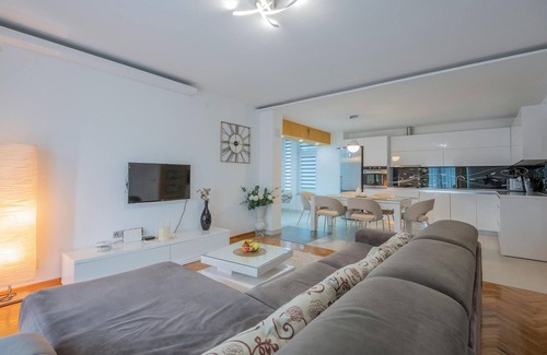 Donji Prolozac House | Stunning home in Prolozac Donji