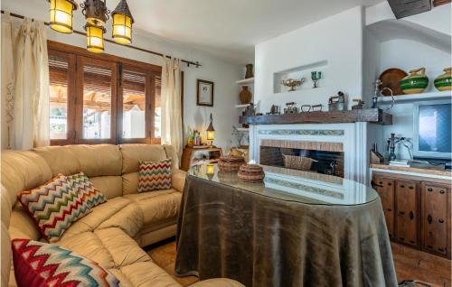 Iznajar House | Stunning Home In Iznajar With Wifi