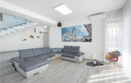 Mravince House | Stunning Home In Kucine