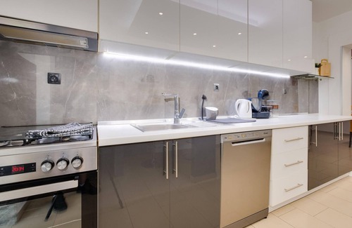 Karlovac House | Stunning home in Ladvenjak with sauna