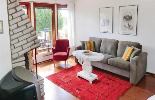 Landsbro House | Stunning Home In Landsbro With Kitchen