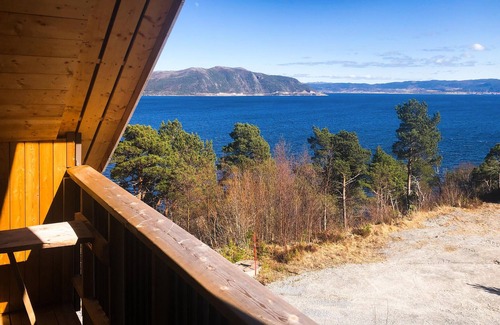 Agdenes House | Stunning home in Lensvik with WiFi