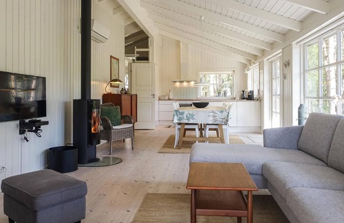 Bedegaard House | Stunning home in Nexø with kitchen