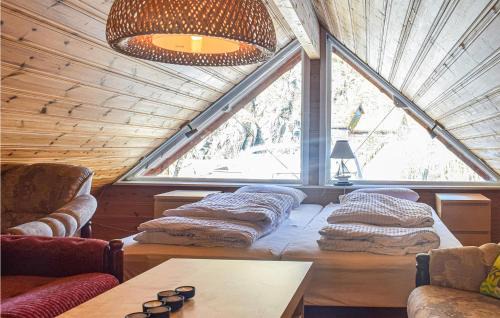 Os House | Stunning Home In Os With Kitchen