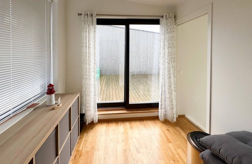 Osthusvik House | Stunning home in Rennesøy with WiFi