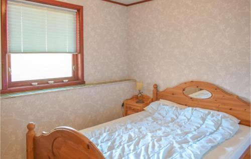 Utaker House | Stunning Home In Skånevik With Kitchen