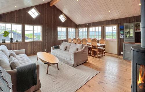 Svingvoll House | Stunning Home In Svingvoll With Sauna