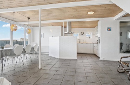 Vorupør House | Stunning home in Thisted with kitchen