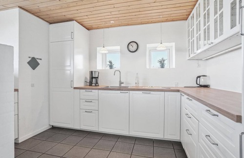 Vorupør House | Stunning home in Thisted with kitchen
