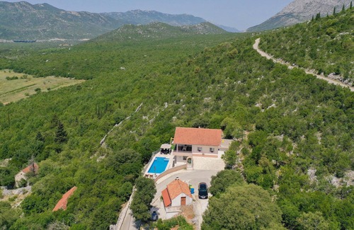 Vrgorac House | Stunning Home in Zavojane With Wifi and 4 Bedrooms