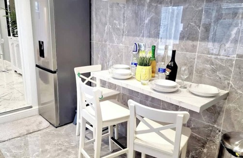 West Thurrock House | Stunning home near CentralLondon, Ideal for Groups