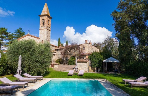 Castellina in Chianti Villa | Stunning private villa with private pool, WIFI, TV and patio, close to Greve In Chianti