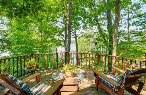 Athens House | Stunning Lake and Mtn Views Cozy Catskills Cabin!