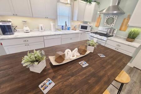 Portage House | Stunning Lake Home w arcade and huge deck