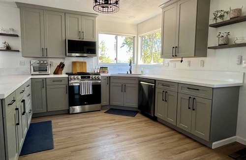 Crestline Cabin | Stunning Lake View Cabin with a 240 degree view of Lake Gregory, Sleeps 8