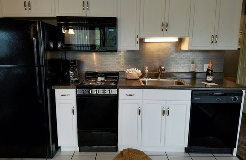 Table Rock Condo | Stunning Lakefront! Stunning View! Pet Friendly! Superior furnishings, NO fees!
