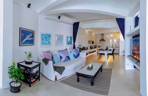 Busuanga Hotel | Stunning luxe 220sm villa by the sea entirely private with own pool