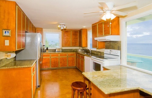 Hilo House | Stunning, majestic, oceanfront location, with an unmatched view. Hilo 2 miles.