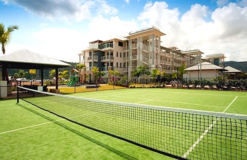 Airlie Beach Apartment | Stunning Marina Views Close to Everything in Airlie Beach - with Elevator