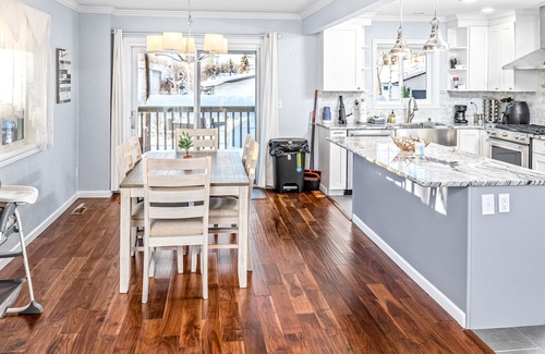 Tudor Area House | Stunning Mountain-View Home w/Free WiFi & Gas Fireplaces - Dog-Friendly