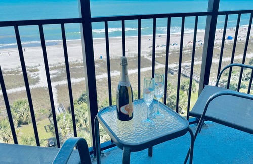 Myrtle Beach Condo | Stunning Oceanfront Suite w Jetted tub!