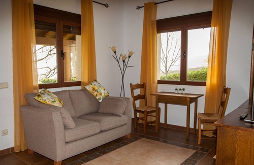 El Raso Cottage | Stunning One bedroom Cottage in El Raso