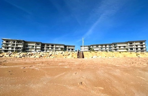 Ormond Shores Estates Condo | Stunning Pool & Ocean View 2/2 Ormond Beach Condominium