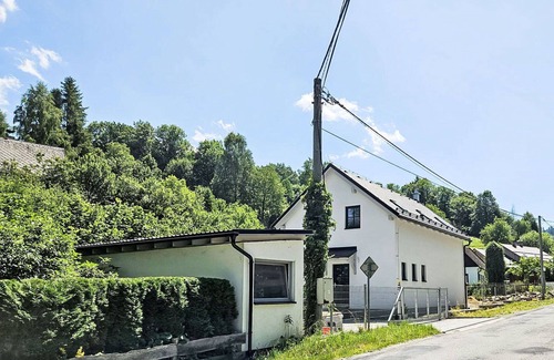 Zlate Hory House | Stunning private villa for 4 people with WIFI, TV, patio and pets allowed