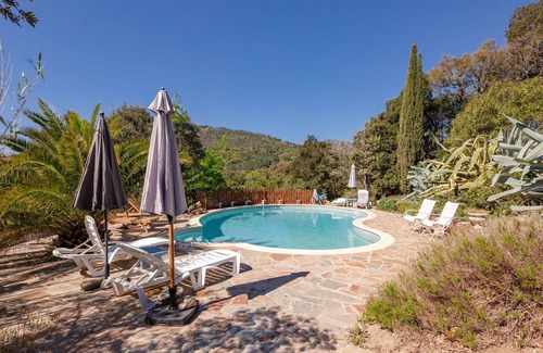 La Garde-Freinet House | Stunning private villa with WIFI, private pool, TV, terrace, pets allowed and panoramic view
